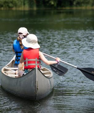 kids in canoe